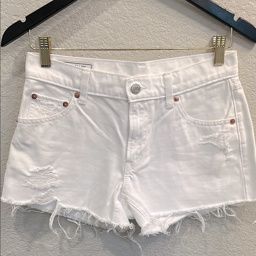 GAP 4 Inch Low Rise Stride Shorts